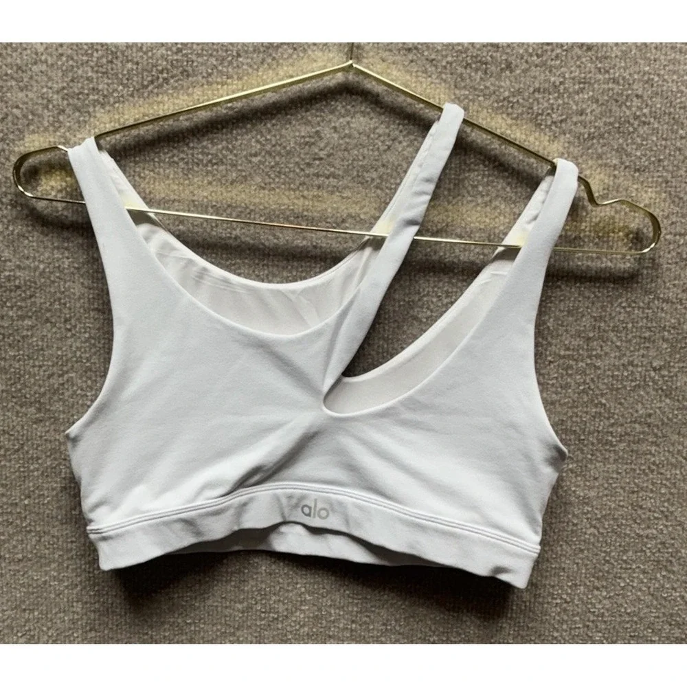Alo Yoga Peak Bra Asymmetrical Cutout Sports Bra White The Madison Medium EUC